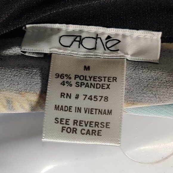 Extraordinary Cash'e Nautical Themed Top! 🐠🐟🐟 - Picture 6 of 7